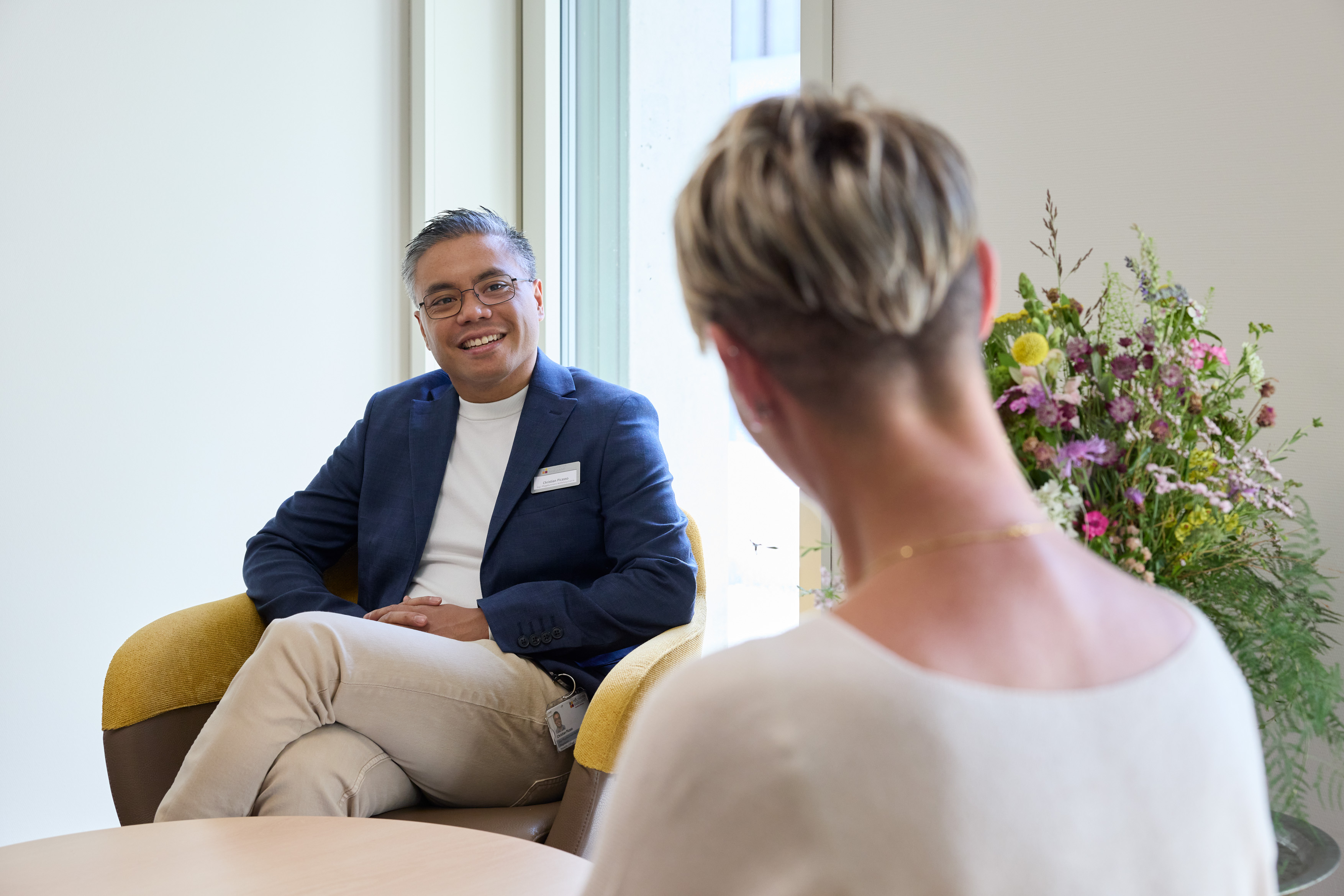 In Gesprächsgruppen der Selbsthilfe zusammen sprechen über Dinge, die einen bewegen. 
